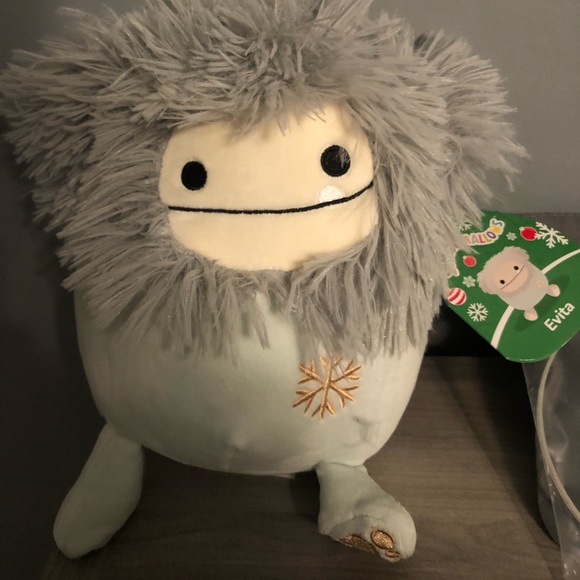 8” Elvita Bigfoot squishmallow us exclusive - Picture 2 of 2